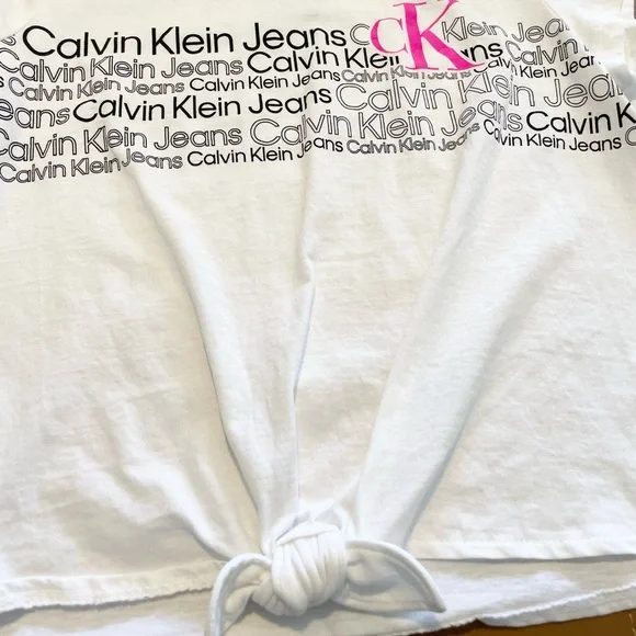 Calvin Klein Big Girl Text Pop T-Shirt. Can also fit Women Size XS. - Picture 6 of 6